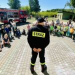 DĄBRÓWKA. Kolejne szczęśliwe przedszkolaki na widok strażaków z OSP Lasków.  