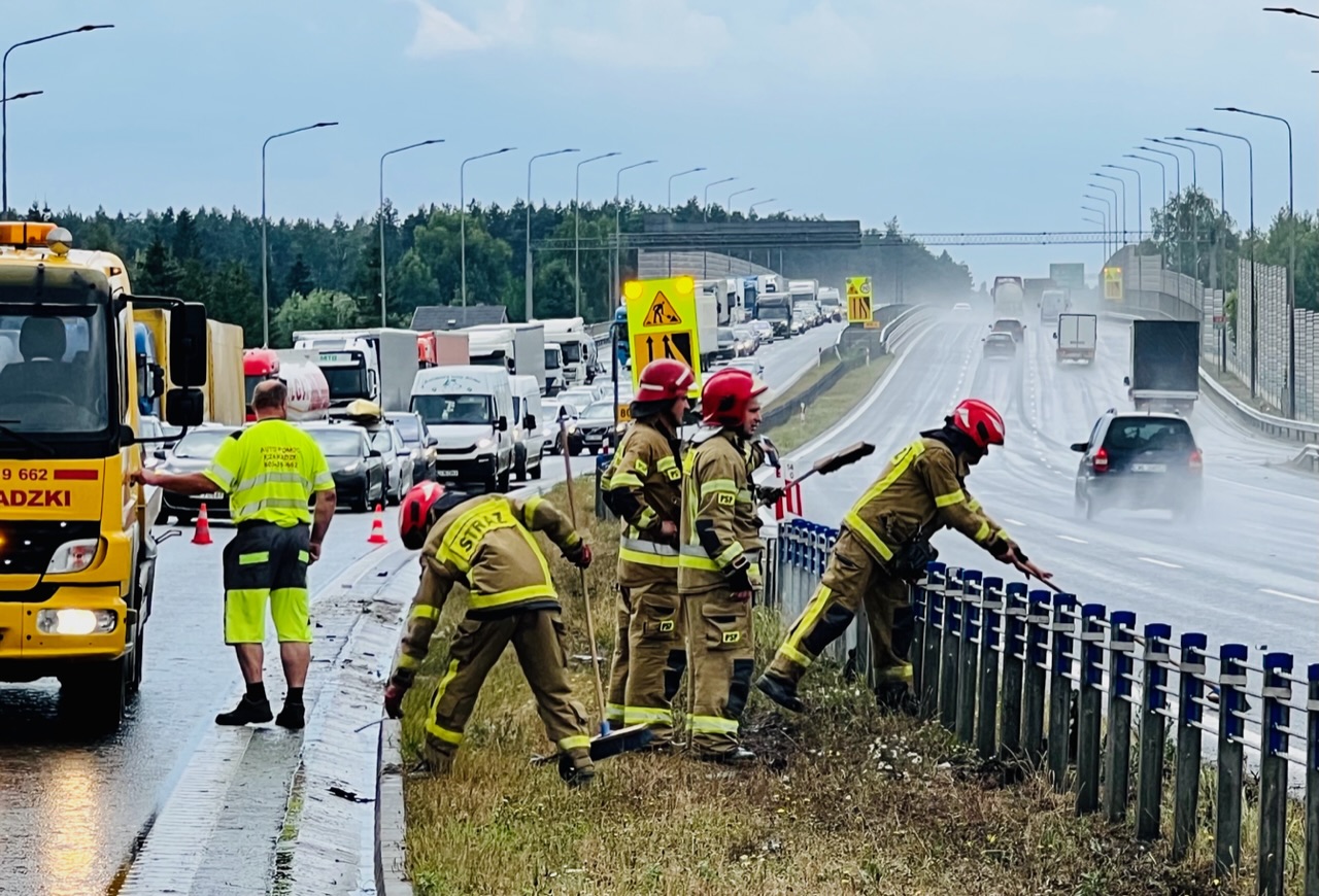 RADZYMIN. Kolejny Dzień I Kolejny Wypadek Na Trasie S8. Tym Razem Auto ...