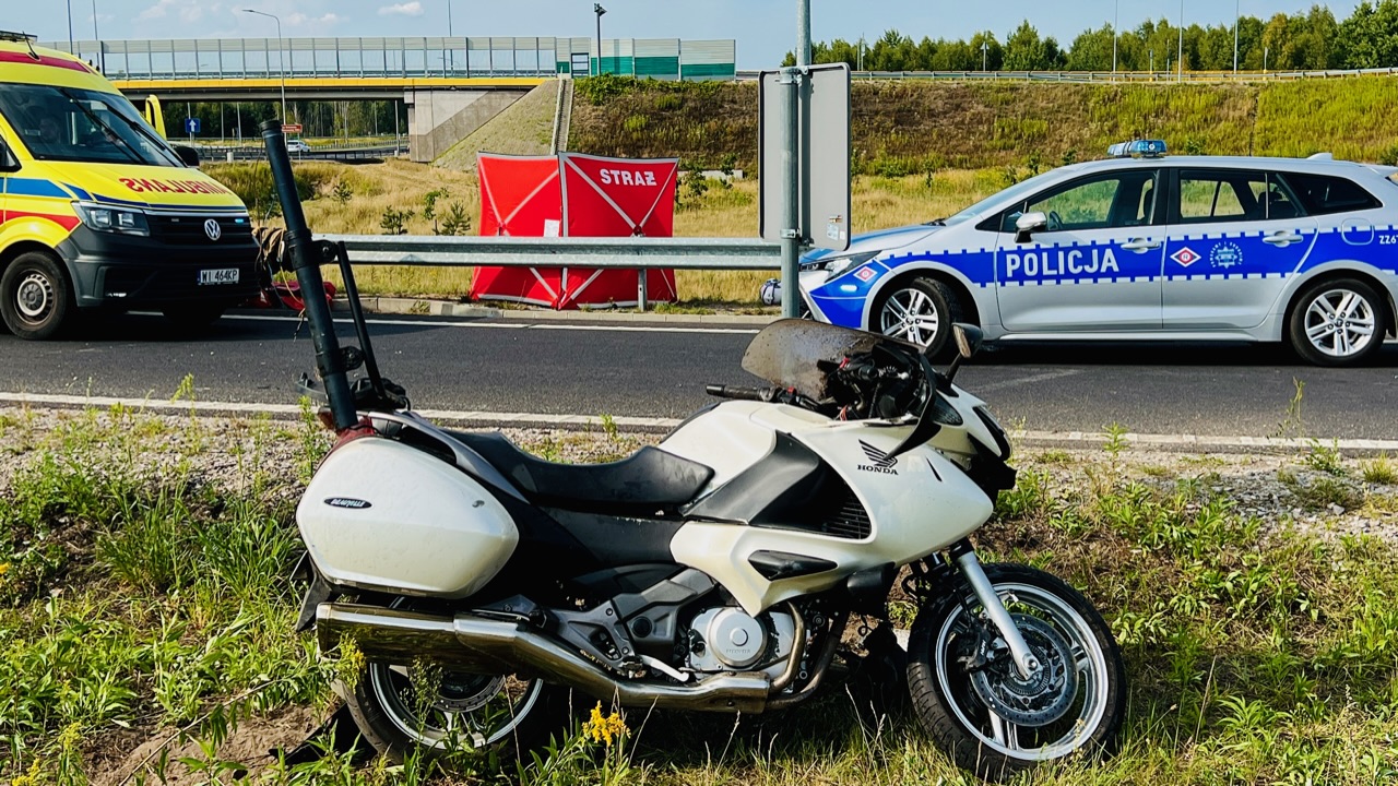 TRASA S8. Śmiertelny wypadek drogowy na węźle Wołomin. Nie żyje motocyklista.